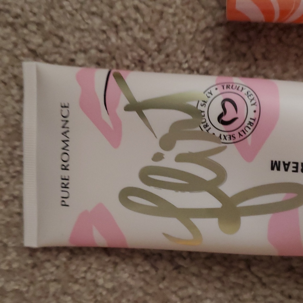 Pure Romance Flirt Shave Cream and Bosom Buddy Orange Dream Pop Set - Picture 3 of 6